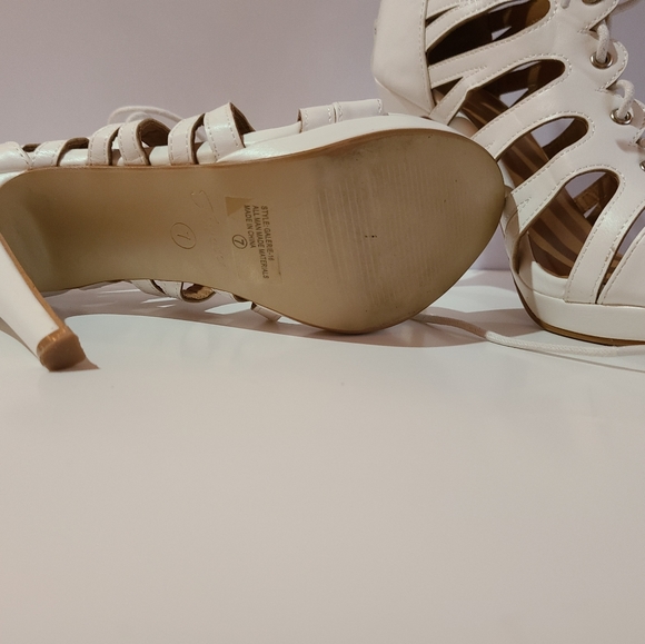 Forever 21 heels - Picture 4 of 5